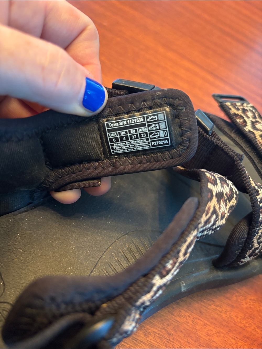 Womens leopard tevas - Picture 5 of 8